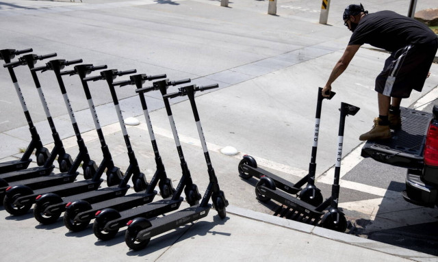 Καναδάς: «Τέλος» τα ηλεκτρικά πατίνια από το Μόντρεαλ