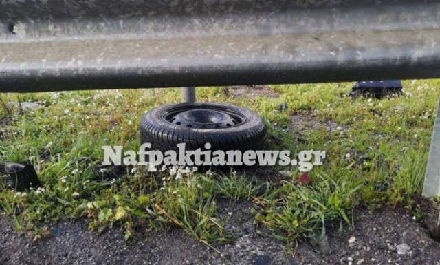 Ναύπακτος: Νταλίκα συγκρούστηκε με αυτοκίνητο - Ένας σοβαρά τραυματίας