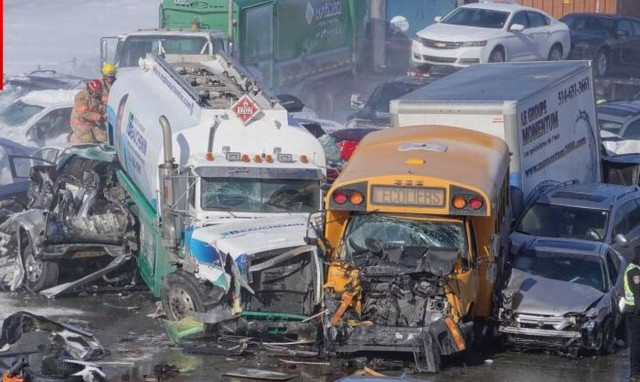 Γιγάντια καραμπόλα 200 αυτοκινήτων - 2 νεκροί