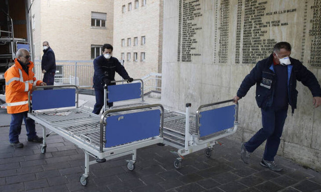 Ιταλία - Κοροναϊός: Κλειστά σχολεία, εστιατόρια και καταστήματα λόγω νέων κρουσμάτων