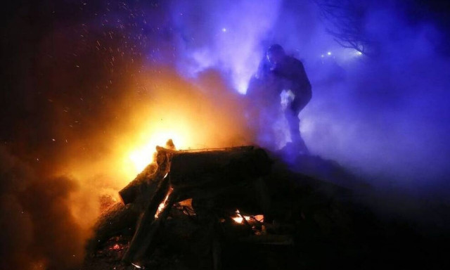 Κοροναϊός - Ουκρανία: Διαδηλωτές τα έκαναν γυαλιά καρφιά για να μην για να μην νοσηλευτούν ασθενείς