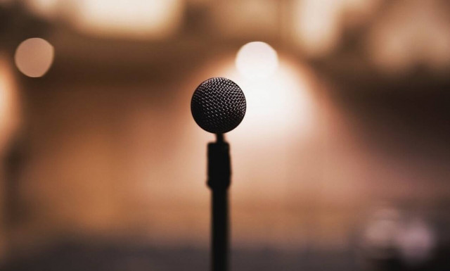 Δύσκολες ώρες για πασίγνωστη τραγουδίστρια