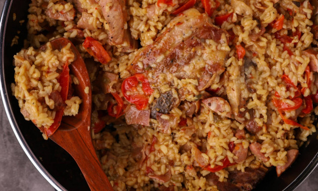 Η συνταγή της ημέρας: Ψητό ρύζι με χοιρινή πανσέτα