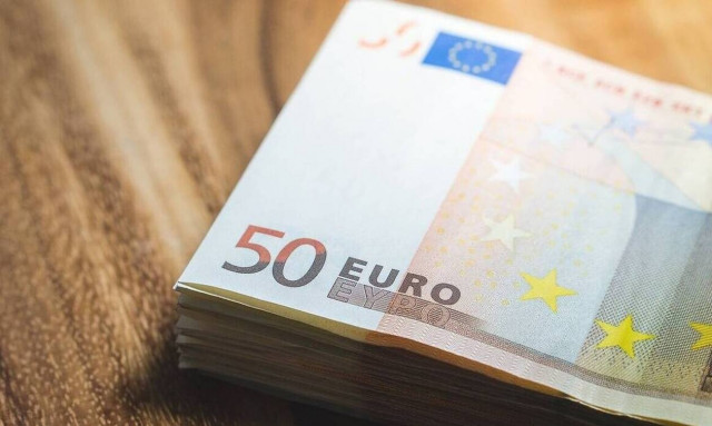 «Βρέχει» λεφτά τις επόμενες μέρες: Πότε πληρώνονται συντάξεις και επιδόματα 