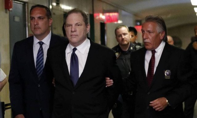 Ένοχος ο Γουάινστιν για σεξουαλική παρενόχληση και βιασμό - Αντιμετωπίζει φυλάκιση 25 ετών 