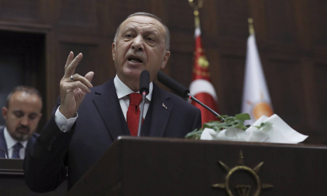 Ερντογάν: Εκτός νόμου ο Χαφτάρ – Συζητάμε με τη Ρωσία για τη Λιβύη