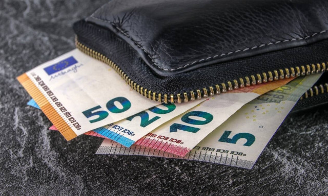 ΟΠΕΚΑ - Επιδόματα 2020: Δείτε ΕΔΩ πότε θα μπουν τα χρήματα στους δικαιούχους