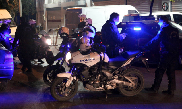 Θεσσαλονίκη: Κινηματογραφική καταδίωξη αυτοκινήτου - Στο... κατόπι του για 230 χιλιόμετρα (vid)