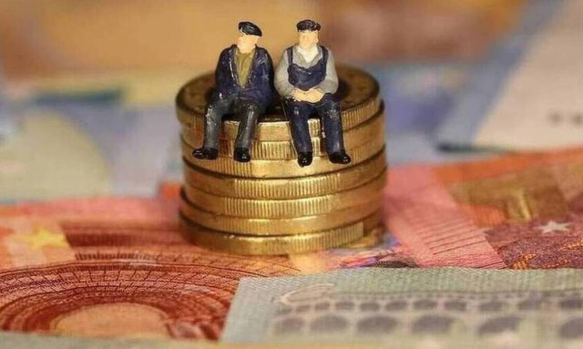 ΕΦΚΑ: Πότε και πώς θα γίνει η επιλογή εισφορών για επικουρική και εφάπαξ 