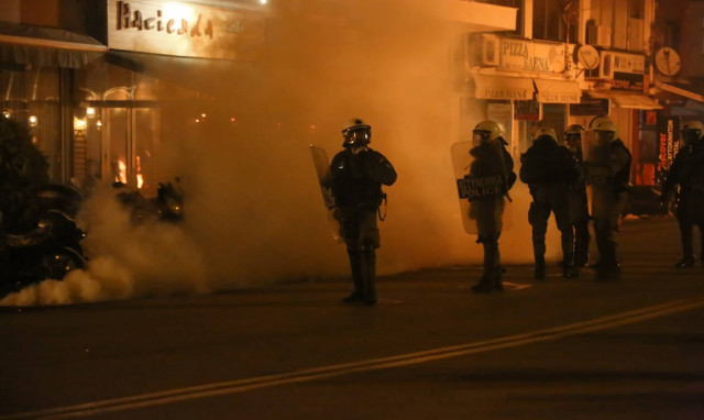 Μεταναστευτικό: Επεισόδια και γενική απεργία - Αποφασισμένη η κυβέρνηση, ξεκίνησαν οι μπουλντόζες