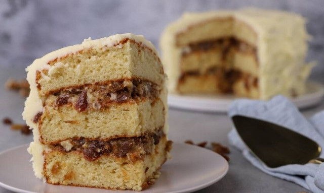 Η συνταγή της ημέρας: Τούρτα με σταφίδες και αποξηραμένα σύκα (Lady Baltimore cake)