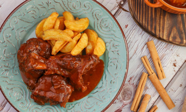 Αρνί καπαμά - Παραδοσιακή συνταγή γεμάτη αρώματα