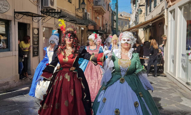 Κοροναϊός: Κανονικά το καρναβάλι λέει η δήμαρχος Κεντρικής Κέρκυρας