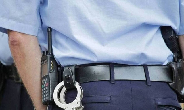 Κλέφτης άρπαξε αυτοκίνητο έξω από εκκλησία – «Πάγωσε» με αυτό που βρήκε μέσα