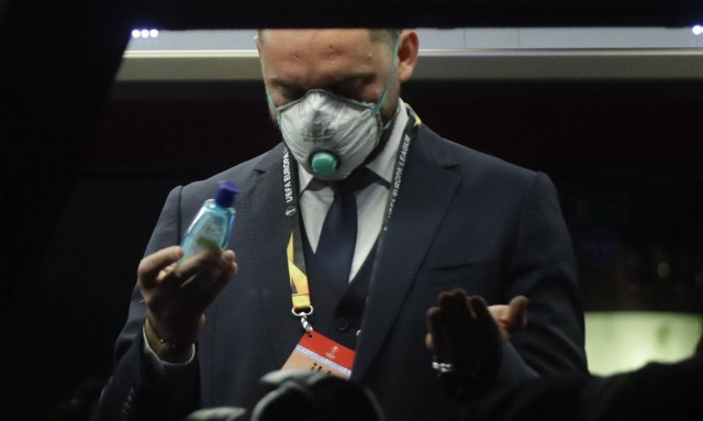 Κοροναϊός και ατομική ευθύνη: Ο ιός εξαπλώνεται όταν τον κρύβουμε