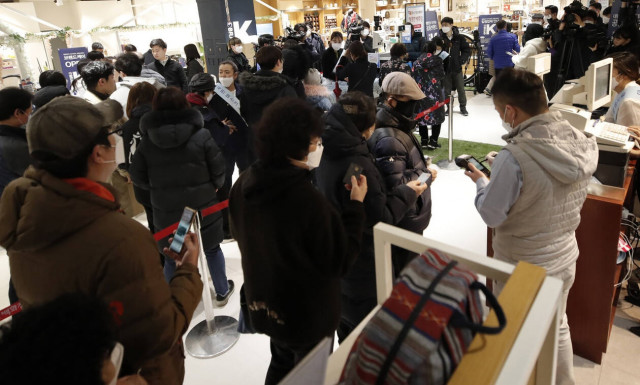 Κοροναϊός: Μυστήριο - Επανεμφανίζεται σε ασθενείς που έχουν αναρρώσει