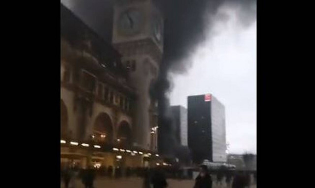 Μεγάλη πυρκαγιά στην περιοχή Γκαρ ντε Λιόν στο Παρίσι