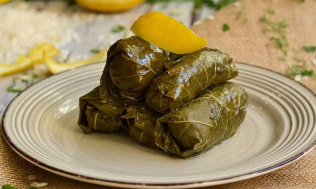Συνταγή για τα πιο νόστιμα ντολμαδάκια γιαλαντζί
