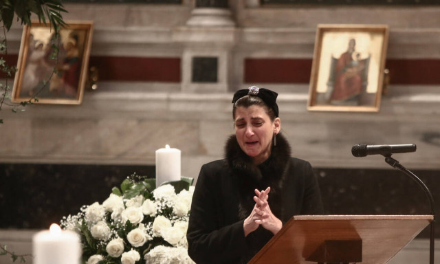 Κηδεία - Κώστας Βουτσάς: «Κατέρρευσε» η κόρη του - Ράγισε καρδιές το «αντίο» της