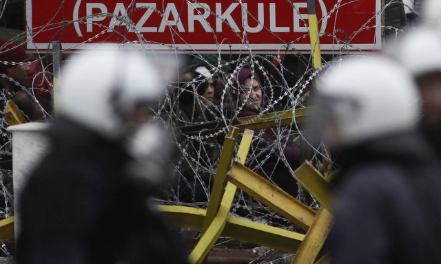 Συναγερμός στον Έβρο: Τούρκοι φέρονται να οδηγούν στα σύνορα και «ποινικούς»