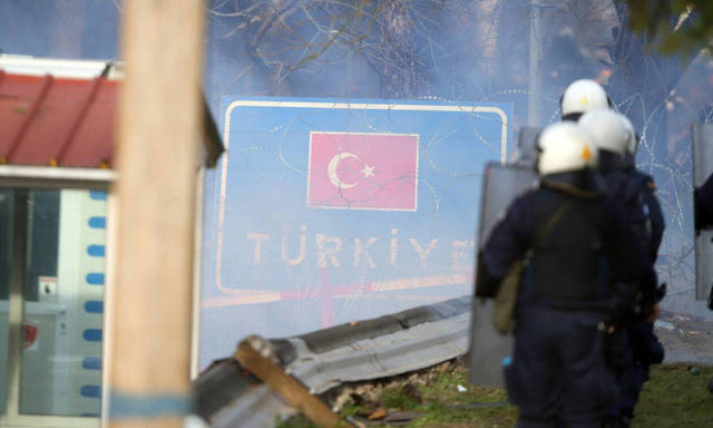 Δήμαρχος Ορεστιάδας στο CNN Greece: Ρίψη χημικών στους Έλληνες αστυνομικούς