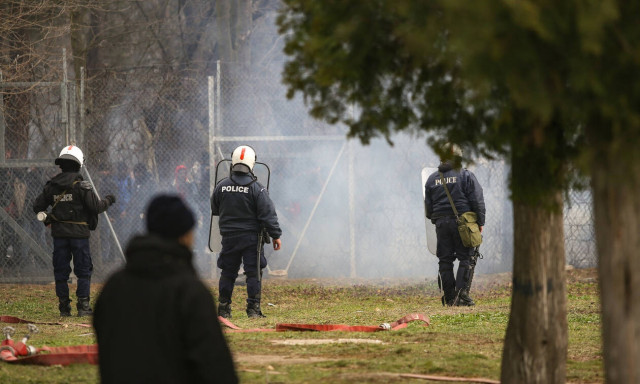 Έβρος: Τρόφιμα σε στρατιώτες και αστυνομικούς – Κύμα αλληλεγγύης από τους Έλληνες πολίτες