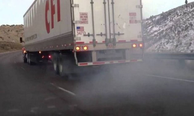 Δεν υπάρχει πιο μάγκας νταλικέρης από αυτόν! Δείτε τι έκανε