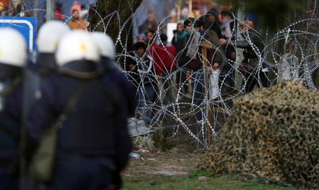 Βίντεο ΣΟΚ από τον Έβρο: «Αλλάχου Ακμπάρ» και «Κάψτε τα ελληνικά σκυλιά» φωνάζουν οι μετανάστες