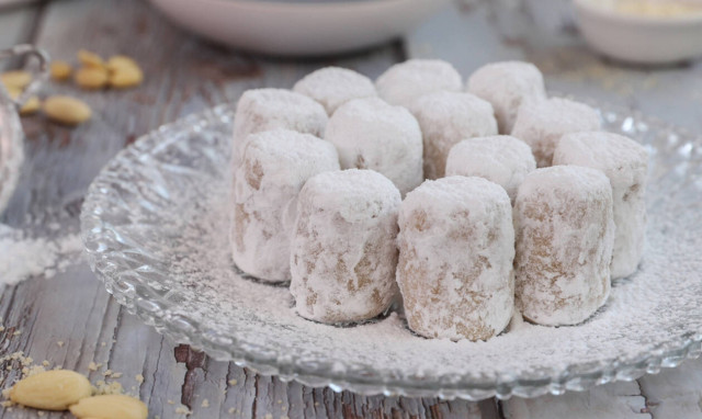 Η συνταγή της ημέρας: Νηστίσιμα αμυγδαλωτά