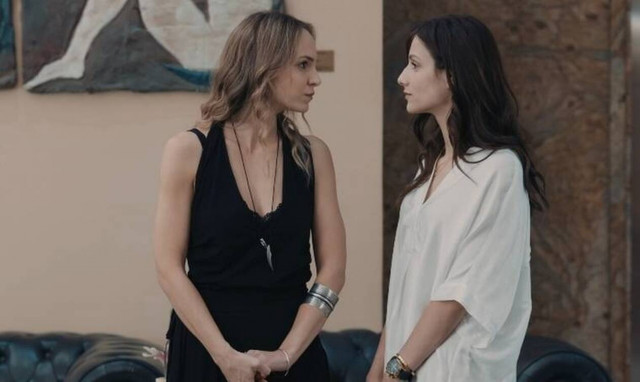 8 λέξεις: Η αγωνία της Έρσης και το «στρίμωγμα» στη Σμαράγδα