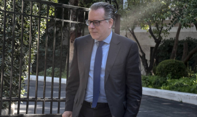 Κουμουτσάκος σε ΣΥΡΙΖΑ: Είχαμε ζητήσει μετεγκαταστάσεις προσφύγων από τις 27 Ιανουαρίου