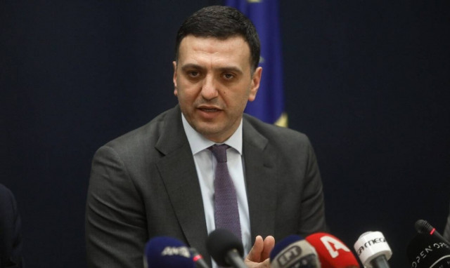 Κοροναϊός στην Ελλάδα: Μήνυση Κικίλια σε εφημερίδα για fake news 