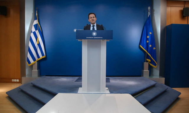 Πέτσας: Άμεσα η επέκταση του φράχτη στον Έβρο - Τι είπε για τις κλειστές δομές σε ξερονήσια