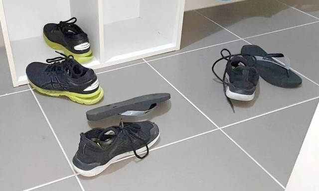 ΣΟΚ: Στα παπούτσια της κρυβόταν ο τρόμος - Ζει από θαύμα