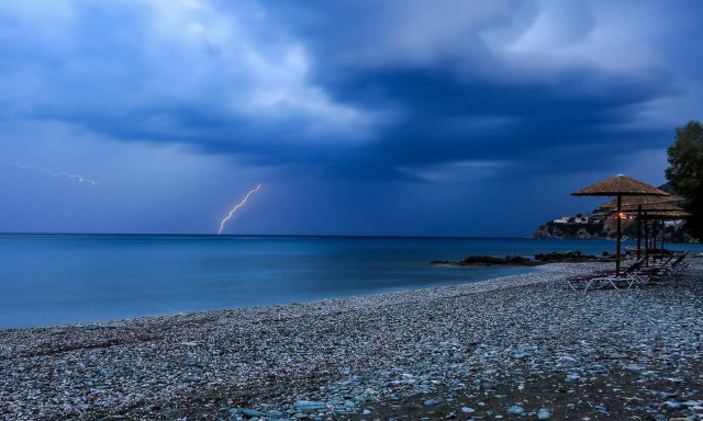 Καιρός: Σε ισχύ το έκτακτο δελτίο της ΕΜΥ - Πού θα χτυπήσει η κακοκαιρία τις επόμενες ώρες (χάρτες)