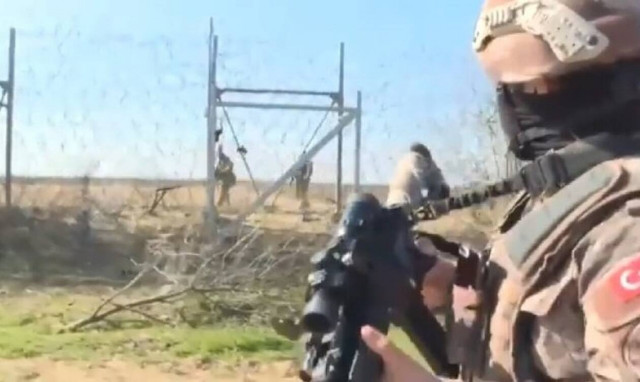 Βίντεο που κόβει την ανάσα: Έλληνες και Τούρκοι με το δάχτυλο στη σκανδάλη στα 5 μέτρα