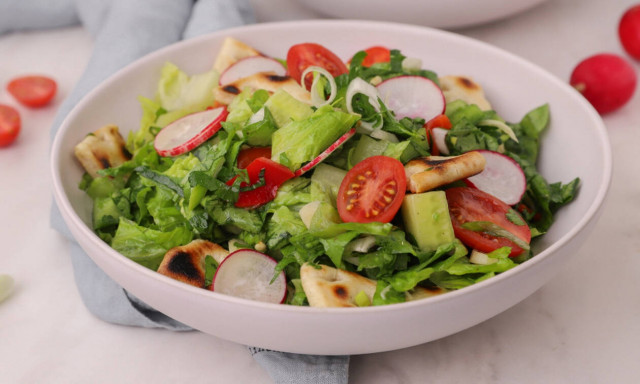 Η συνταγή της ημέρας: Λιβανέζικη σαλάτα (Fattoush)