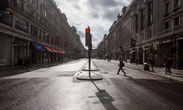 Κορονοϊός-Βρετανία: Διπλασιάστηκαν οι νεκροί σε ένα 24ωρο - Προς απαγόρευση συναθροίσεων η κυβέρνηση