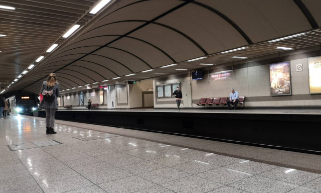 Κορονοϊός Ελλάδα: Πρόσθετα μέτρα σε αεροδρόμια και ΜΜΜ - Η έκκληση στους πολίτες