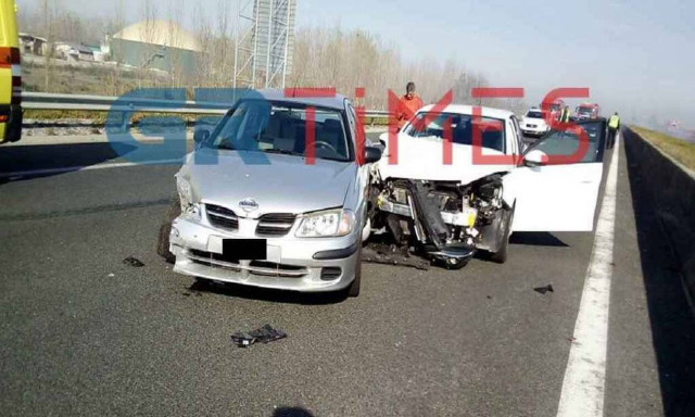 Καραμπόλα με τραυματίες στην Εγνατία Οδό: Κλειστά και τα δύο ρεύματα λόγω καπνού (pics)