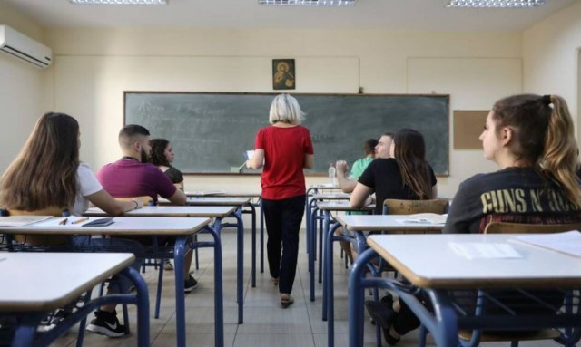 Κορονοϊός: Τι θα γίνει με τις Πανελλήνιες - Ξεκινάει η εξ αποστάσεως διδασκαλία