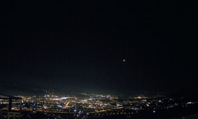 Σάλος στην Καλαμάτα με UFO - Ανάστατοι οι κάτοικοι (video)