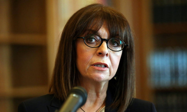 Σακελλαροπούλου για κορoνοϊό: «Μένουμε σπίτι - Είμαι δίπλα σας, θα τα καταφέρουμε»