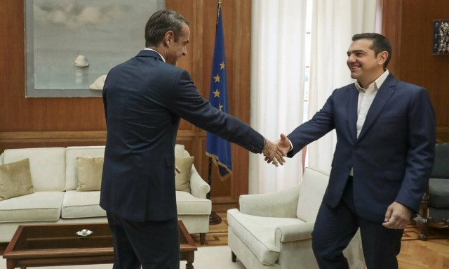 Κορονοϊός: Η κρίση ενώνει τους πολιτικούς αρχηγούς - Τηλεδιάσκεψη Τσίπρα-Μητσοτάκη το απόγευμα