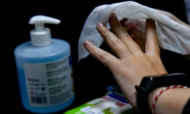 Κορονοϊός: Υπουργείο Υγείας - Ξεκινά η παρασκευή αντισηπτικών με το κατασχεμένο αλκοόλ 
