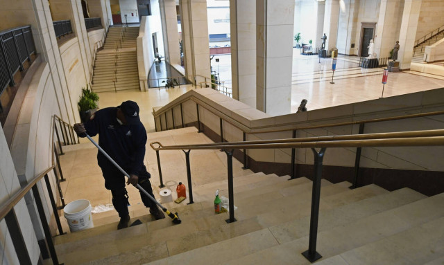 Κορονοϊός: Η Ένωση Ξενοδόχων ζητά την υποχρεωτική διακοπή λειτουργίας των ξενοδοχείων