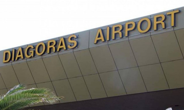 Συναγερμός στο αεροδρόμιο της Ρόδου - Αναγκαστική προσγείωση Boeing 737