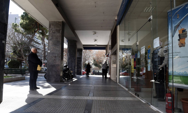 Κορονοϊός: Η ανευθυνότητα δεν... έμεινε σπίτι - 127 συλλήψεις καταστηματαρχών σε τέσσερις ημέρες