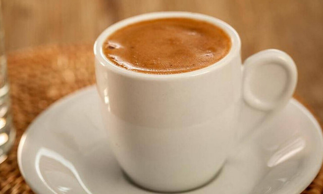 Κορονοϊός: Φυλάκιση και πρόστιμο για τον καφετζή που άνοιξε το μαγαζί