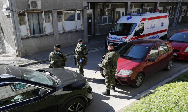 Κοροναϊός Σερβία: Απαγόρευση κυκλοφορίας για τους ηλικιωμένους και γενική κατά τη νύχτα